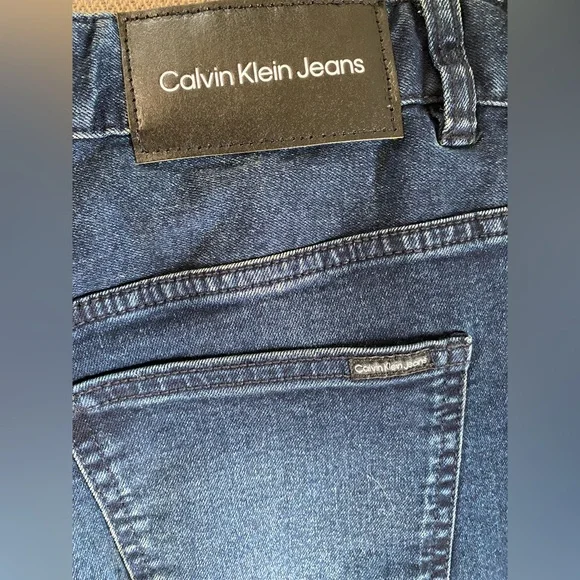 Calvin Klein Slim Straight Leg high waisted dark denim Jeans Women’s Size 18 - Picture 7 of 12